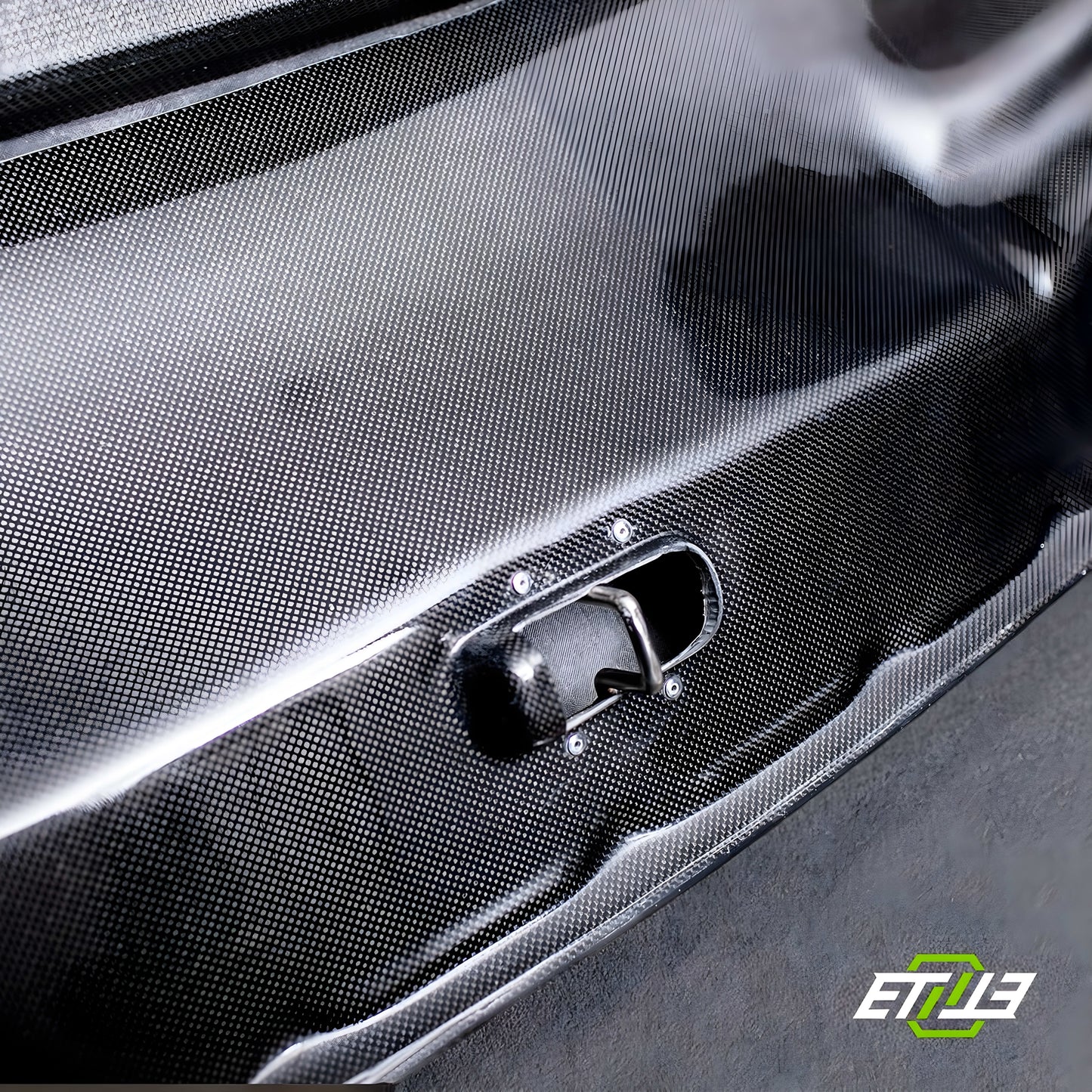 Nissan Skyline R33 GTR 400R Style CF/DryCarbon Hood