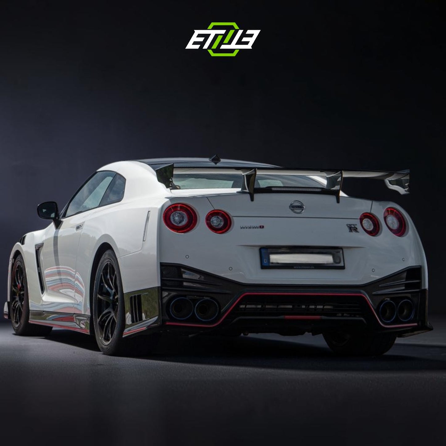 R35 MC Nismo style body kit — bespoke carbon gloss finish, weave detail, ETi