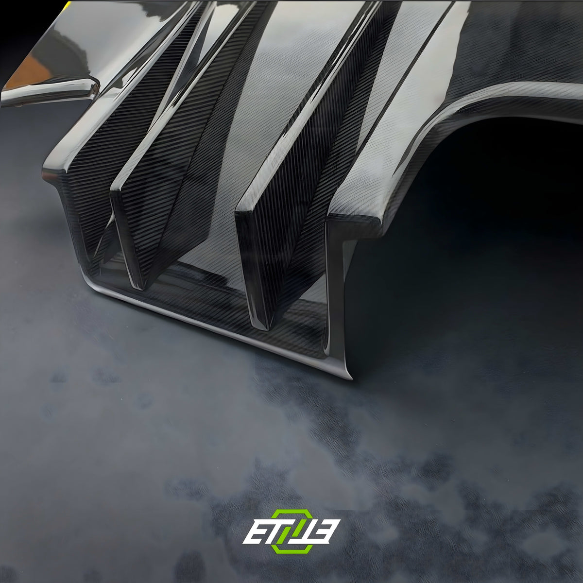 R32 GTR TS Rear Carbon Fiber Diffuser with 2 Middle Fins 4 side Diffuser (7pcs)