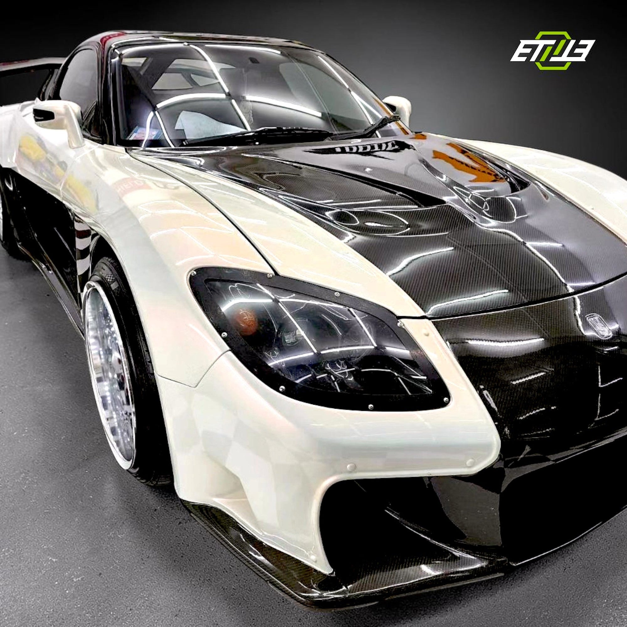 FD3S Mazda RX-7 with Veilside style carbon fiber hood