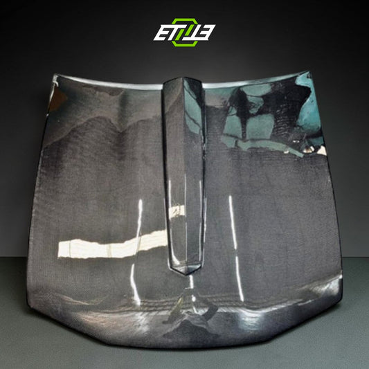 R32 Drag Style hood — dry carbon vent detail, ETi
