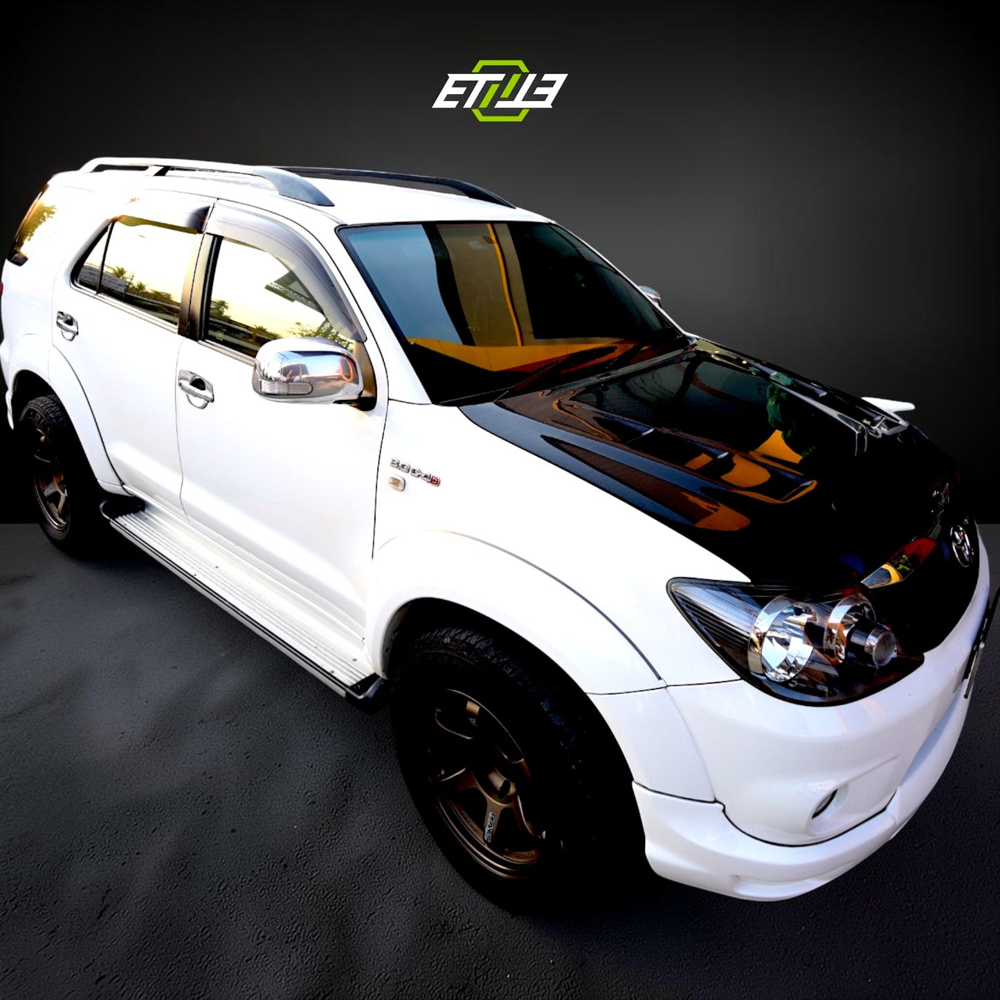 ETi Toyota Fortuner ETi Carbon Fiber Hood
