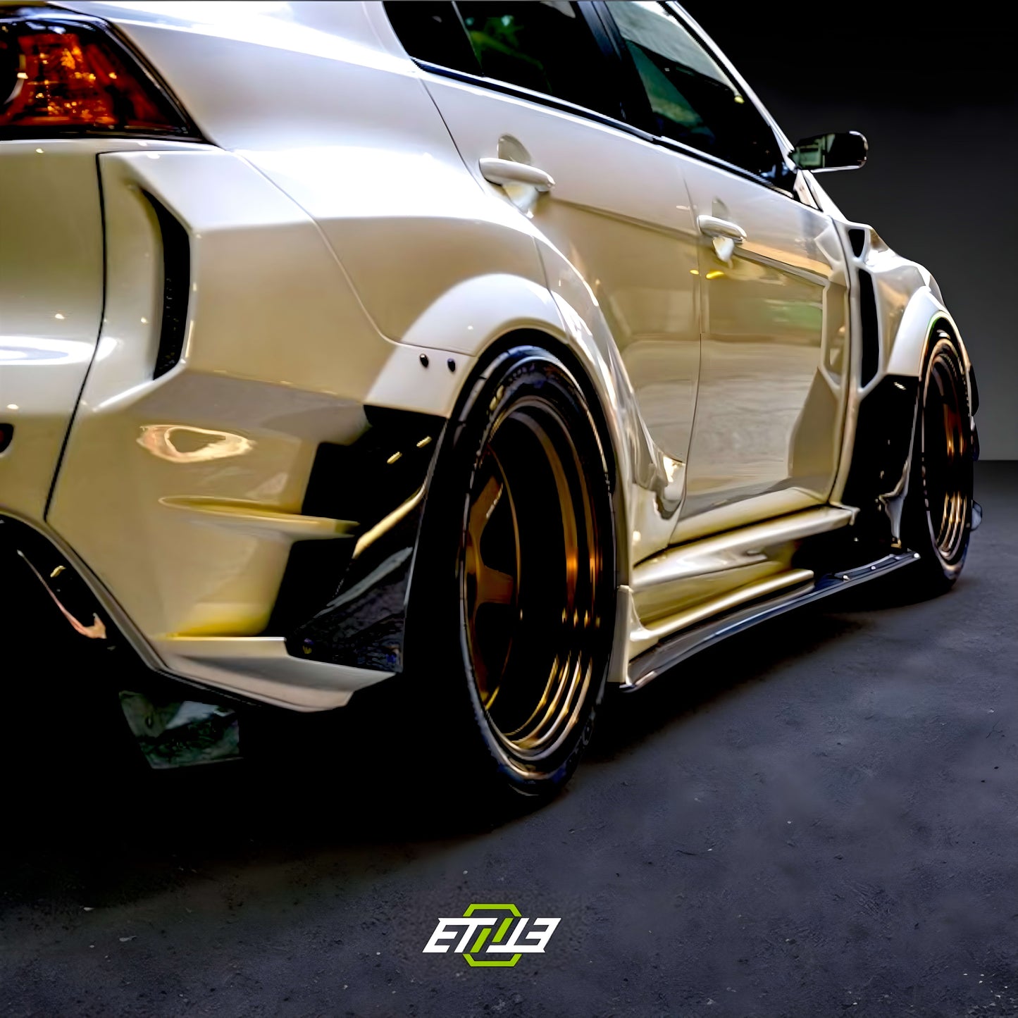Mitsubishi EVO X Varis (Carbon) Body Kit