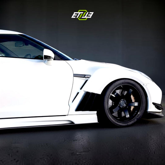 R35 Varis style fender — carbon fiber, angled view, ETi