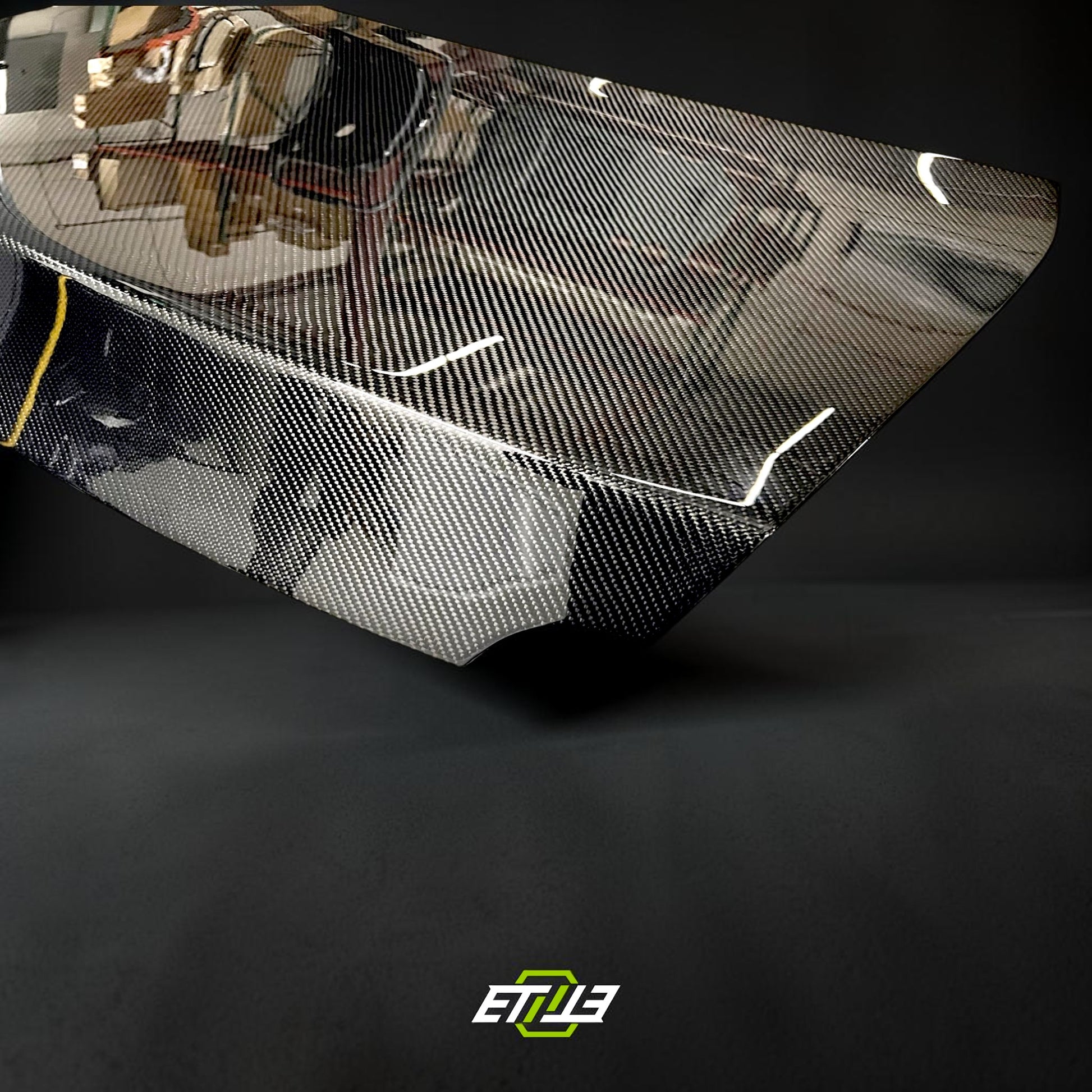 R35 OEM style trunk — made-to-order carbon finish, ETi