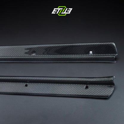 R32 door sills — carbon fiber, gloss finish, ETi