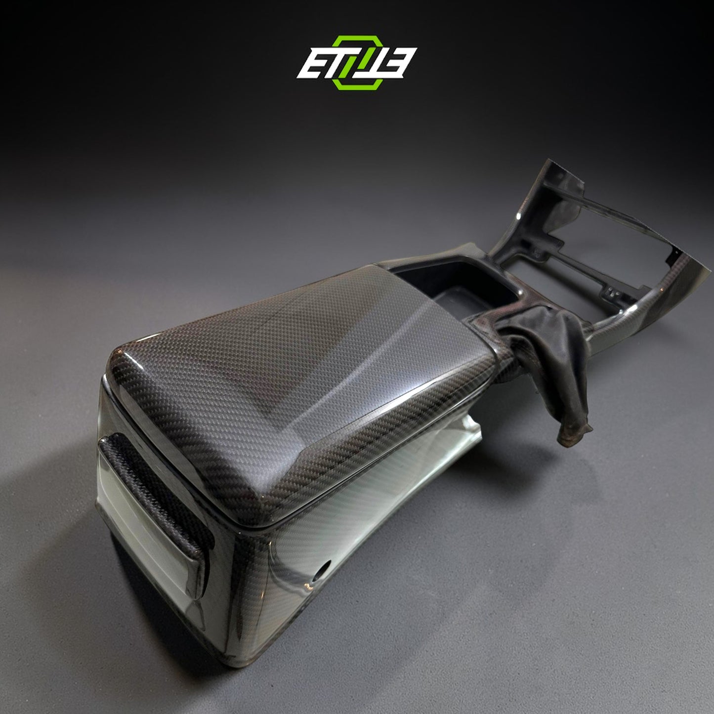 R32 GTR Carbon Fiber Center Console | SKU: UNKNOWN-SKU | ID: 9723519992089 | Shopifydevstudio