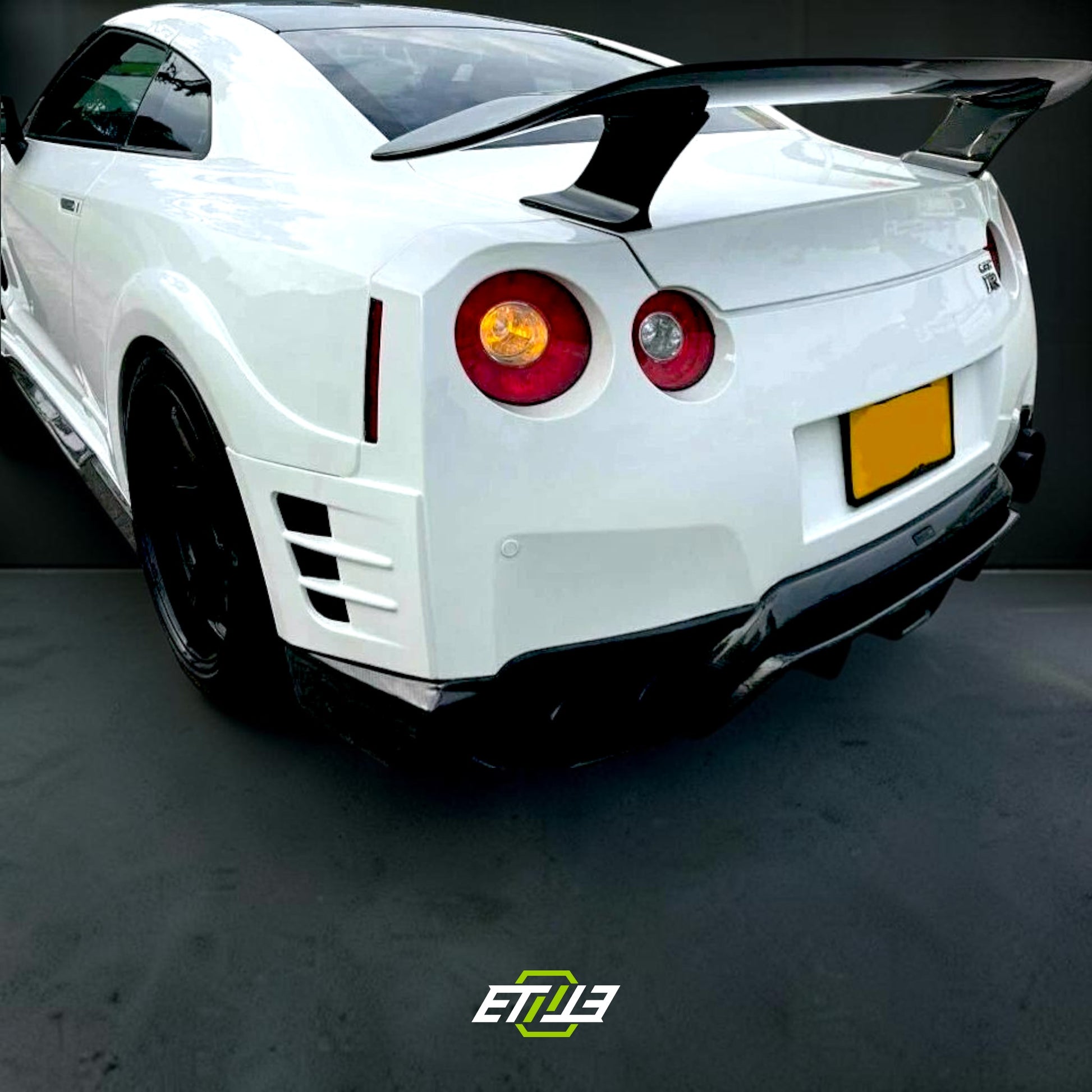 R35 GTR Esprit Style Rear SPOILER (165CM) | SKU: UNKNOWN-SKU | ID: 10658239873305 | Shopifydevstudio