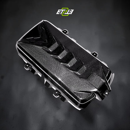 C8 Dry Carbon Engine Cover